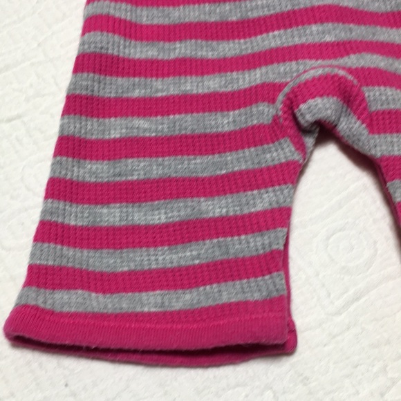 0-3m (5/$20) Thermal Knit Romper by Old Navy - Picture 10 of 14